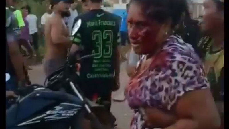 Mulher foi ferida na cabeça durante tumulto em Caapiranga na tarde dessa quarta-feira (Foto: WhatsApp/Reprodução)