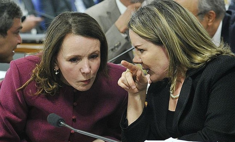 Vanessa Grazziotin tem o apoio de Gleisi Hoffman, presidente nacional do PT, na disputa à reeleição ao Senado no Amazonas (Foto: Agência Senado)