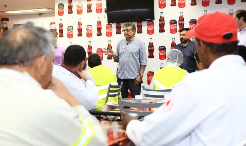 Pauderney visitou a fábrica da Coca Cola e disse que vai trabalhar para garantir incentivo (Foto: Marcelo Cadilhe/Divulgação)