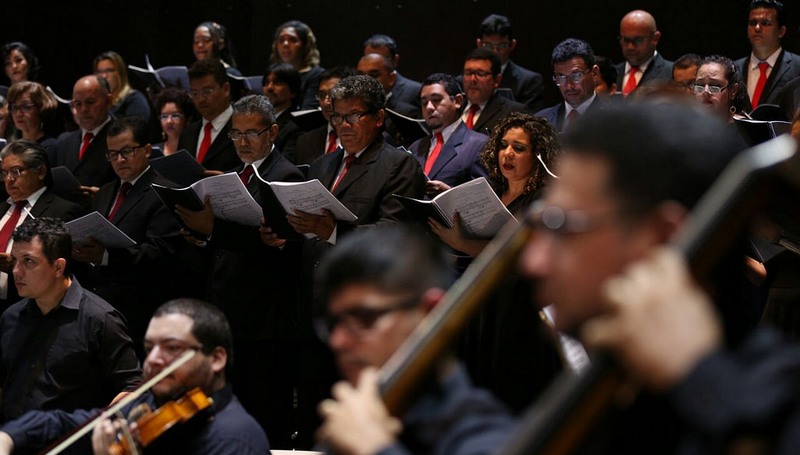 Coral e Amazonas Filarmônica apresentarão obras de grandes compositores em homenagem à padroeira dos músicos (Foto: Michael antas/Secom)