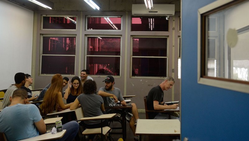 Sala de universidade pública com vagas sobrando: MEC quer preencher com transferência de alunos de entidades privadas (Foto: Tânia Rêgo/ABr)