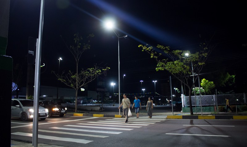 Uma das faixas de pedestres foi instalada em frente ao Parque dos Bilhares (Foto: Nathalie Brasil/Semcom)