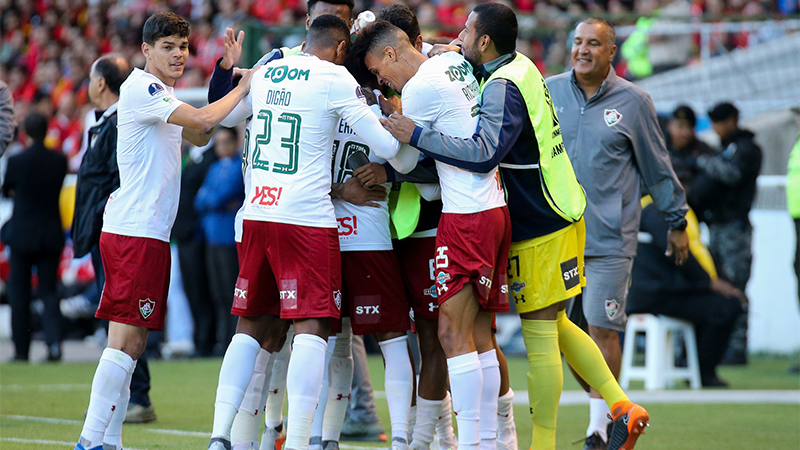 Jogadores do Fluminense festejam gol e vitória pela Copa Sul-Americana (Foto: Lucas Merçon/FFC)