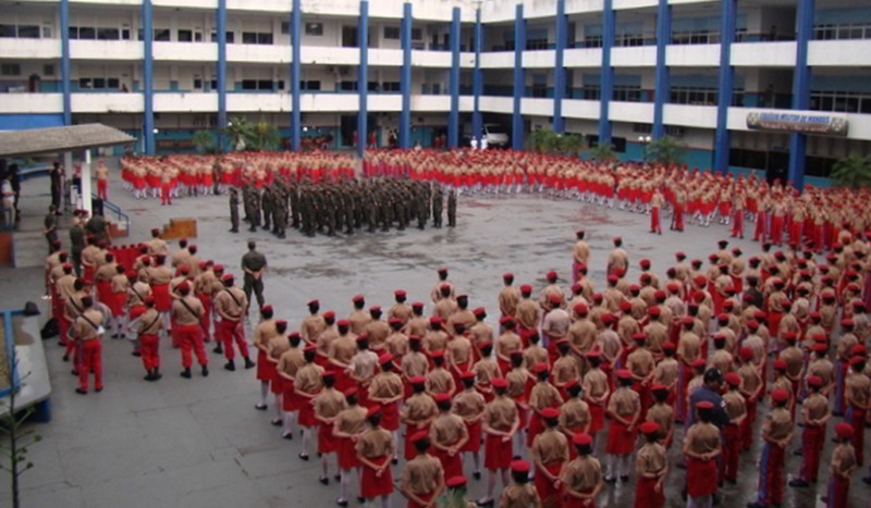 Exército aceita matricular filha de Bolsonaro em Colégio Militar