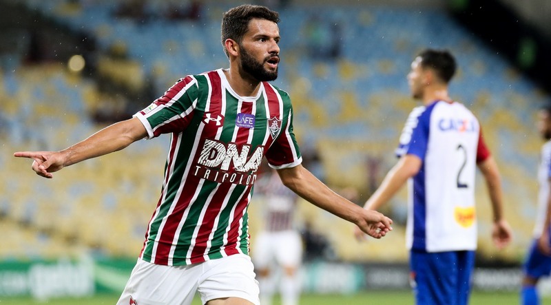 Jadson marcou dois gols na goleada do Fluminense sobre o Paraná (Foto: Lucas Merçon/FFC)