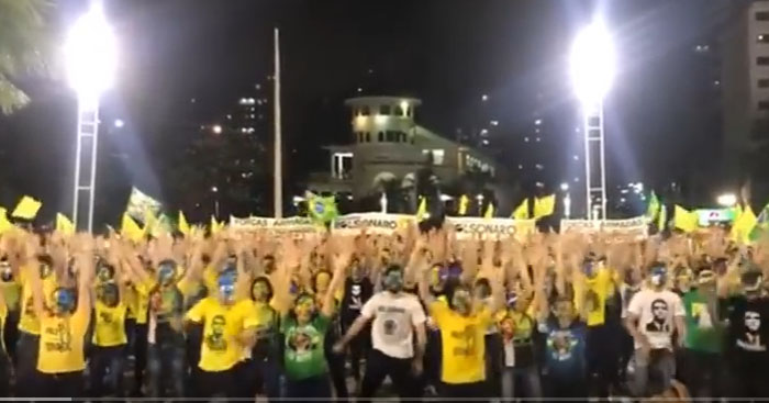 Eleitores de Bolsonaro cantam música em coreografia para conquistar voto dos nordestinos (Foto: YouTube/Reprodução)