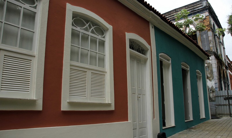 Casas no Centro Histórico de Manaus foram reformadas e abrigarão loja de artesanato e restaurante (Foto: Altemar Alcantra/Semcom)