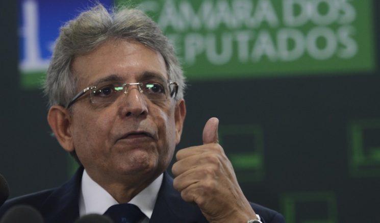 Deputado Pauderney Avelino diz que prorrogação de isenção do IR é garantia de manutenção das empresas na Amazônia (Foto: Ag. do Rádio Mais)