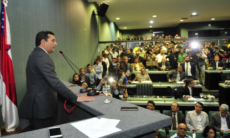 Governador eleito Wilson Lima discursou na tribuna da ALE em visita de cortesia, nesta terça (Foto: Alberto Cesar Araújo/ALE-AM)