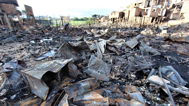 Incêndio destruiu aproximadamente 600 casas em área conhecida como 'Bodozal' (Foto: Valter Calheiros)
