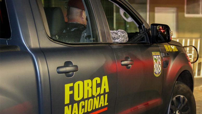 Policiais da Força Nacional já circulam em Fortaleza para garantir segurança (Foto: Kleber Gonçalves/Futura Press/Folhapress)