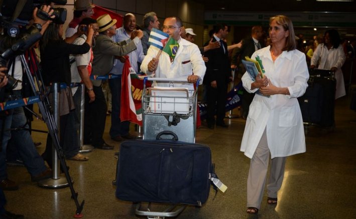 Médicos cubanos que desejarem permanecer no Brasil serão regularizados pelo governo Bolsonaro (Foto: José Cruz/ABr)