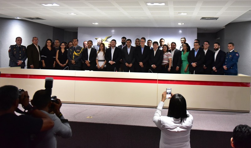 Wilson lima empossa secretários para o primeiro ano de governo (Foto: Bruno Zanardo/Secom)
