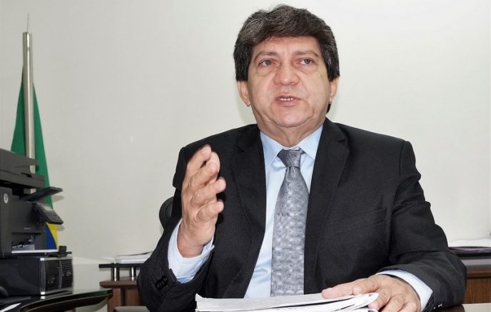 Procurador Alberto Bezerra diz que decisão garantirá economia de recursos (Foto: Cocecom/PGE-AM)