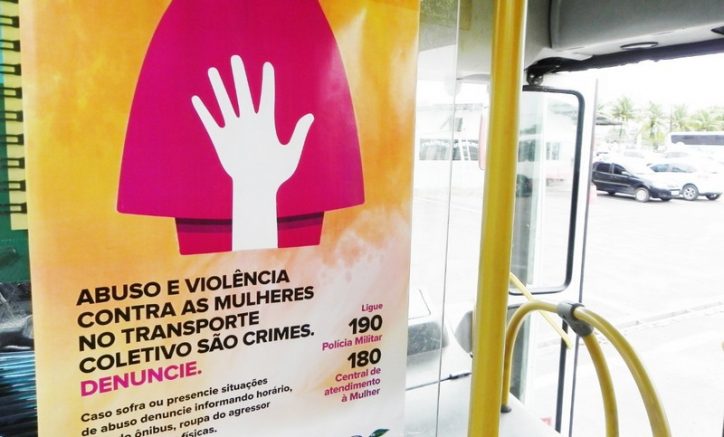 Cartaz alerta sobre crimes e informa número de telefones para denúncias (Foto: Sinetram/Divulgação)