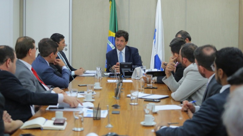 Governador Wilson Lima e parlamentares com o ministro da Saúde