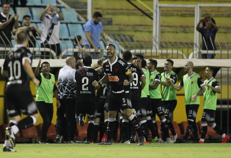 Jogadores festejam gol em vitória do Vasco (Foto: Rafael Ribeiro/Vasco)