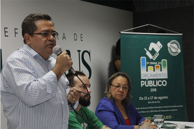 Secretário Lourival Praia diz que controle de contratos é prioritário (Foto: Marinho Ramos/Semcom)