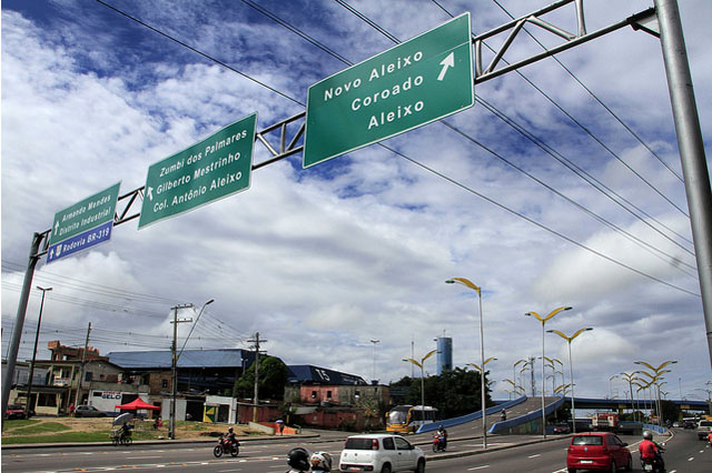 Placas se sinalização em Manaus: campanha de doação (Foto: Altemar Alcântara/Semcom)