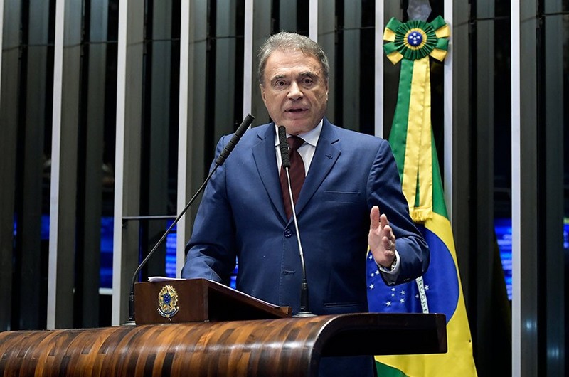 Senador Alvaro Dias quer espaços iguais em debates na TV (Foto: Waldemir Barreto/Agência Câmara)