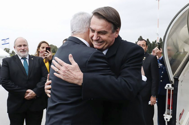 Jair Bolsonaro com Benjamin Netanyahu: sem lamentações (Foto: Alan Santos/PR)