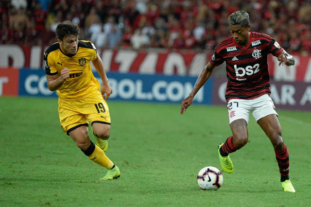 Bruno Henrique em lance de jogo: pouca eficiência (Foto: Alexandre Vidal/Flamengo)