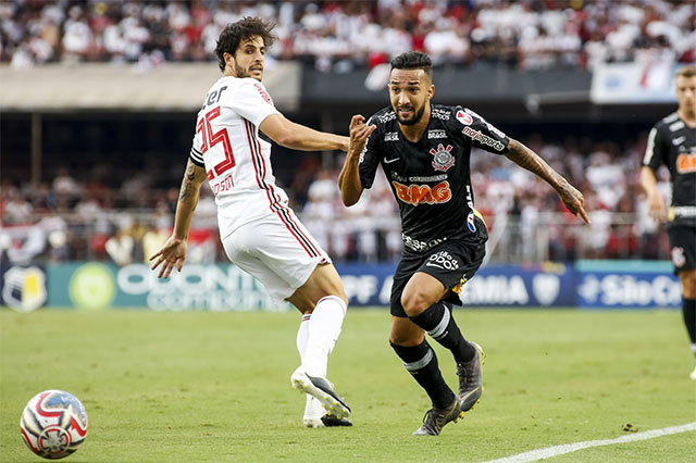 Corinthians fica no empate sem gols na Colômbia, mas mantém a