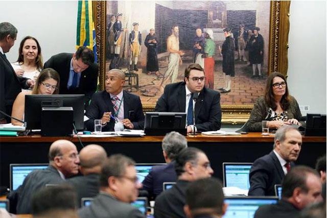 Felipe Francischini se queixa da falta de estratégia (Foto: Pablo Valadares/Agência Câmara)