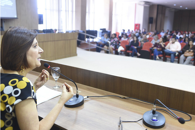 Maria Elizabeth Rocha alerta sobre mudanças na Constituição (Foto: Chico Batata/TJAM)