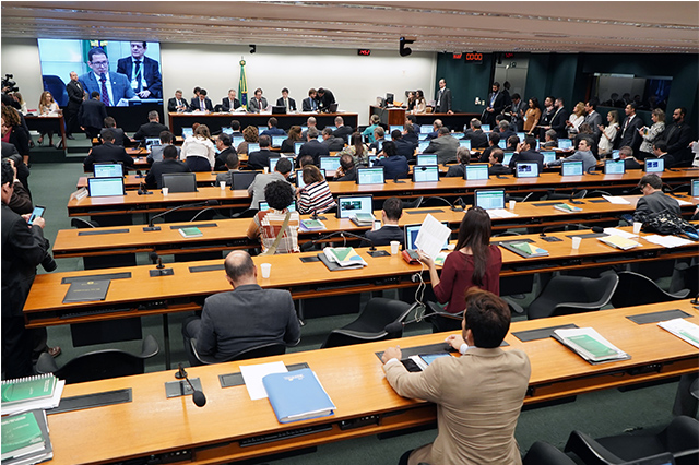 Comissão Especial aprovou cronograma de debates sobre a reforma (Foto: Pablo Valadares/Agência Câmara)