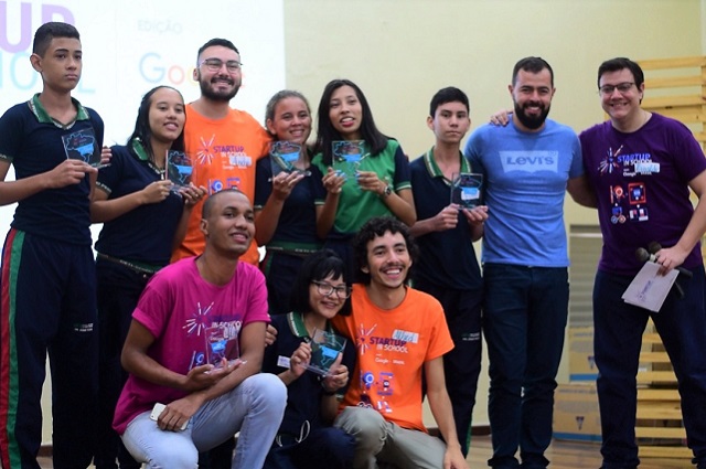 Alunos do Ceti Sérgio Pessoa - programa Startup in School