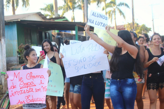 estudantes-Pauiní-em-protesto
