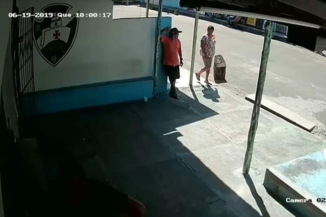mulher furta 50 mil em Manaus