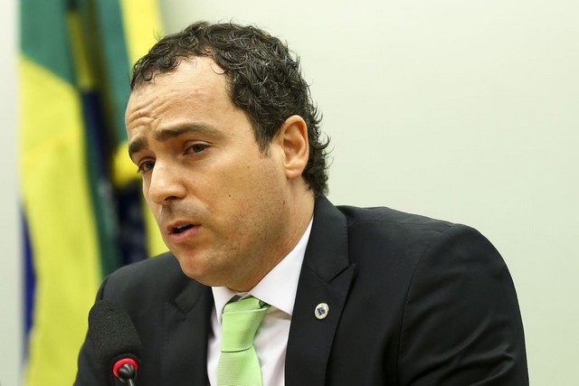 O presidente do IBAMA, Eduardo Fortunato Bim, durante audiência pública na comissão de minas e energia da Câmara para debater derramamento de petróleo cru no litoral do nordeste brasileiro.