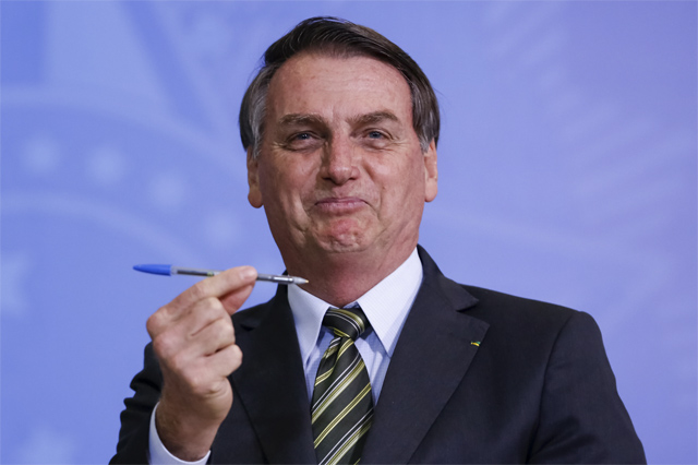 Bolsonaro resgata ideia do voto impresso de olho em rede social