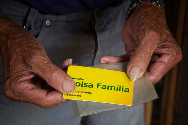 Bolsa Família é pago de forma gradual nos dez últimos dias úteis de cada mês (Foto: Ana Nascimento/CCE)