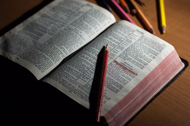 Bíblia: eleitorado que tem religião se divide sobre preferência política (Foto: Divulgação)