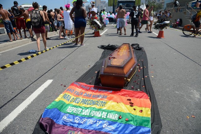 Rio de Janeiro - Copacabana recebe 21ª Parada do Orgulho LGBT que tem como tema neste ano Eu sou minha identidade de gênero (Foto: Tomaz Silva/Agência Brasil)