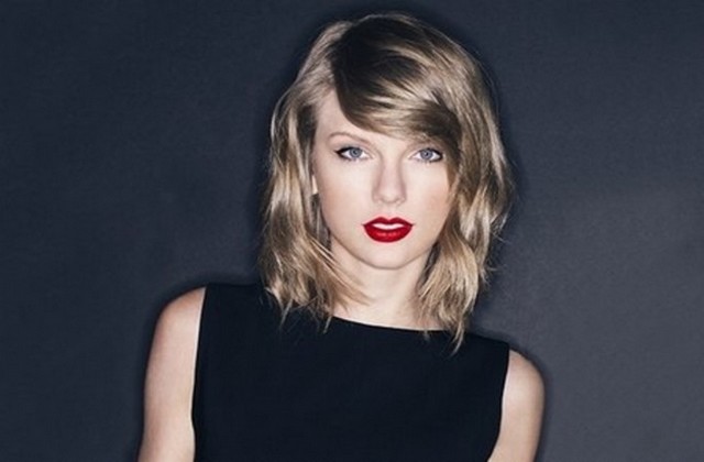 Taylor Swift defende que as mulheres deveriam se sentir confiantes e posicionar mais (Foto: Divulgação)