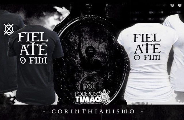 Nas redes sociais, camisas são apresentadas como 'manto do #Corinthianismo nas lojas Poderoso Timão' (Foto: Facebook/Divulgação)