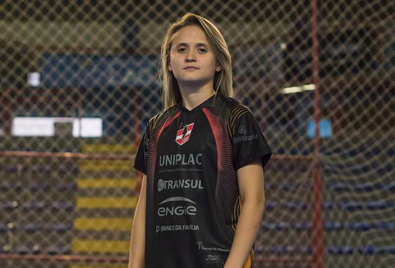 Amandinha é atleta do Leoas da Serra (Santa Catarina) e da seleção brasileira (Foto: Facebook/Reprodução)