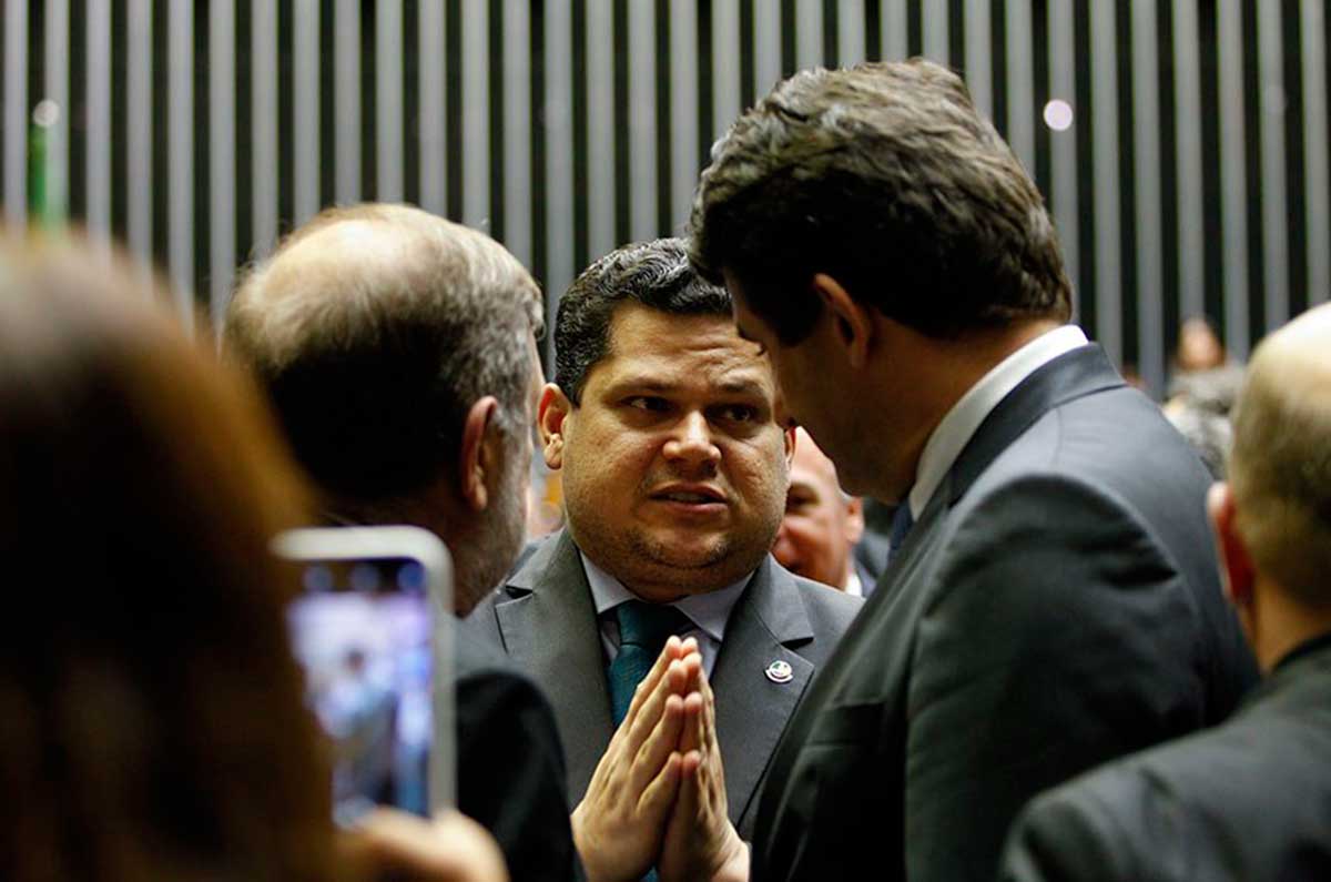 Davi Alcolumbre ameaçou ingressar no Conselho de Ética contra o senador Jorge Kajuru (Foto: Agência Senado/Divulgação)