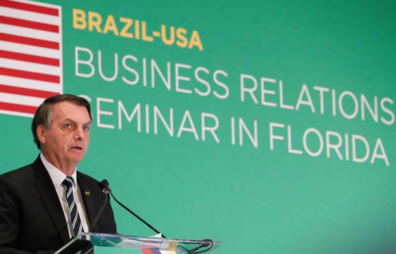 Jair Bolsonaro disse que o Planalto tem buscando implementar as medidas propostas pelo ministro 'de todas as formas' (Foto: Alan Santos/PR)