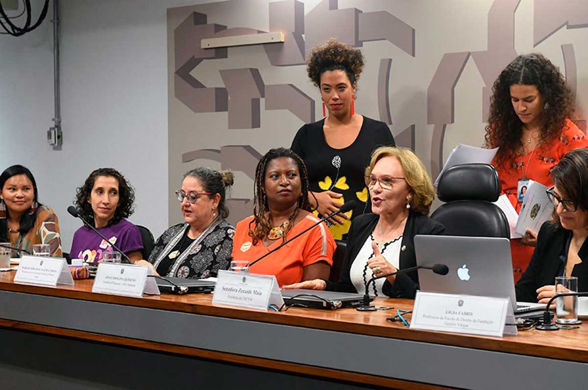Comissão no Senado diz que violência coloca limites concretos à democracia, aos direitos humanos, à igualdade e à justiça de gênero (Foto: Jane de Araújo/Agência Senado)