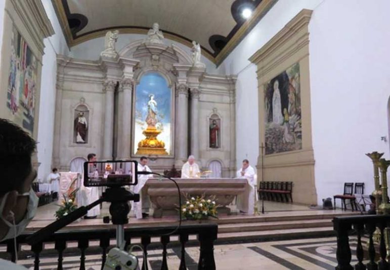 Em Manaus, a Missa do Lava Pés foi transmitida pela internet (Foto: Arquidiocese de Manaus/Divulgação)