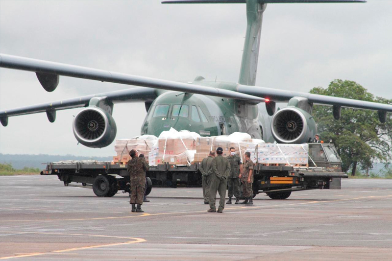 Avião da Fab traz equipamentos ao Amazonas