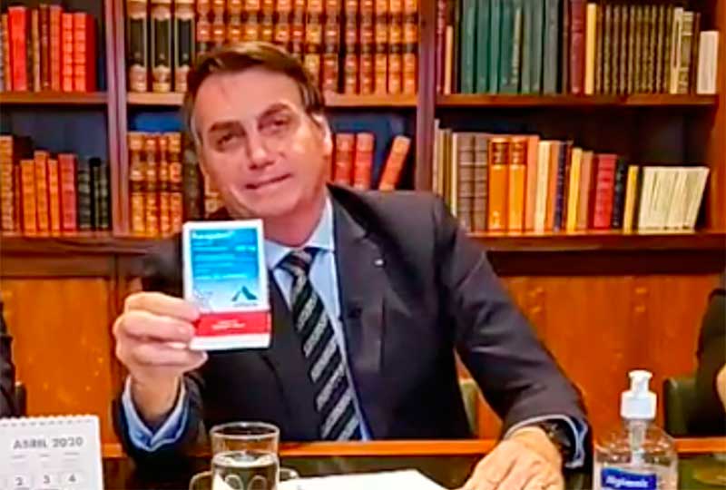 Governo de Jair Bolsonaro publicou novo protocolo para uso de cloroquina, ampliando sua possibilidade de aplicação também para pacientes com sintomas leve (Foto: Facebook/Reprodução)