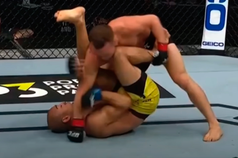 José Aldo é nocauteado por russo no UFC 251 e fica sem cinturão