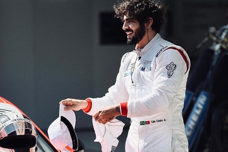 Caio Castro vira piloto de Porsche Cup
