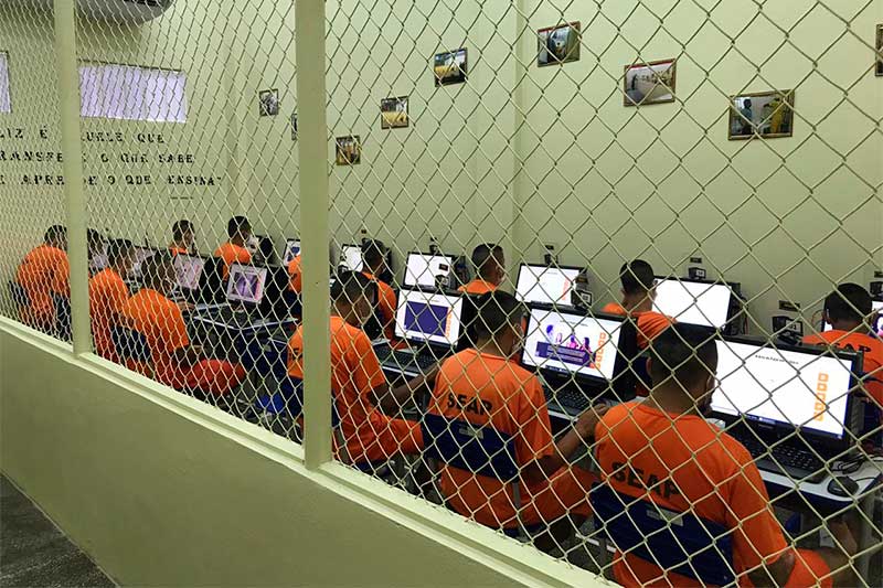 Presos terão acesso gratuito a cursos pela internet (Foto: Seap/Divulgação)